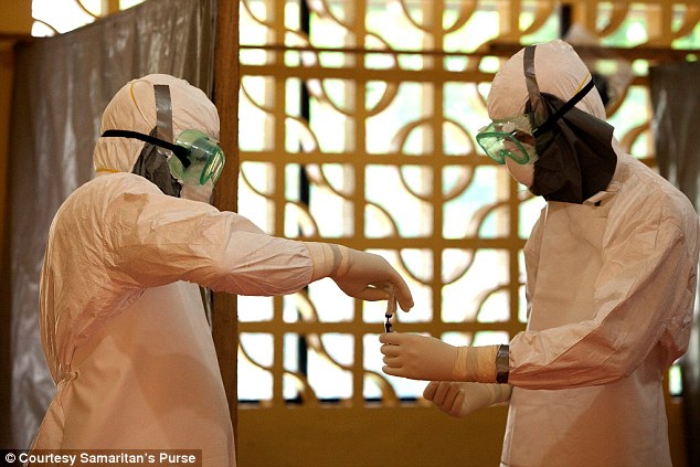 Vacxin Ebola sẽ được thử nghiệm trên người vào tháng 9 - 1