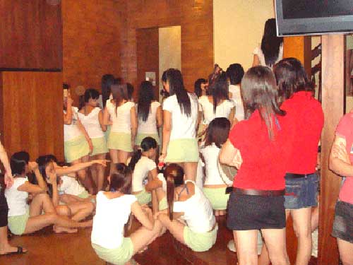Chuẩn bị xử ‘động mát xa’ kỳ quái nhất Sài thành - 1