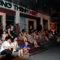 Tin tức - Bà bầu 8 tháng bế con 5 tuổi chạy 24 tầng chung cư