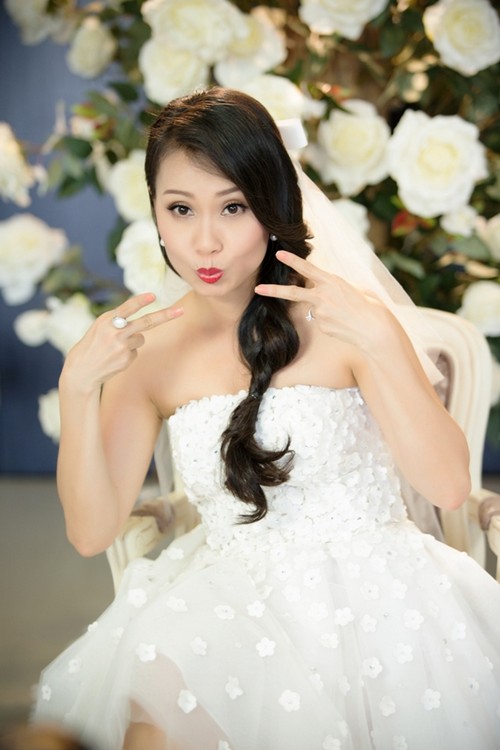 Cẩm Ly quot;thê thảmquot; sau 10 năm lấy chồng - 9
