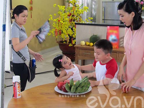 Chuyện chưa biết về trẻ em Việt đi quay quảng cáo - 13