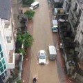 Tin tức - Hàng loạt tuyến phố ở Hà Nội tê liệt vì ngập nặng, ùn tắc
