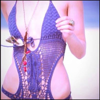 Tự chế áo bơi tôn dáng và quyến rũ từ áo thun cũ