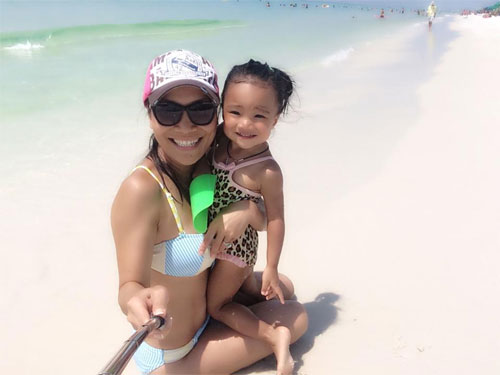 Khánh My khoe thân hình bốc lửa với bikini đỏ rực - 13
