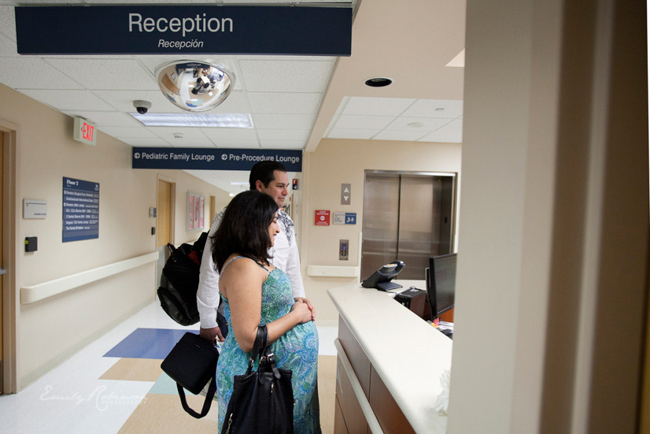 Vì trong thai kỳ mẹ bầu Miramar tăng cân quá nhiều, thai nhi lại to nên cô được bác sĩ chỉ định sinh mổ. Trước ngày dự sinh một tuần, vợ chồng cô đã có mặt tại bệnh viện để được bác sĩ phẫu thuật lấy bé ra.
