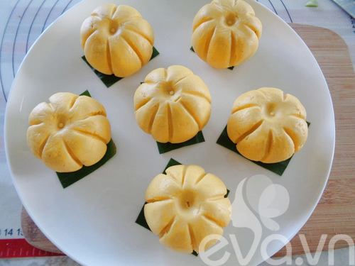 Bánh bí đỏ nhân đậu đỏ trứng muối - 8