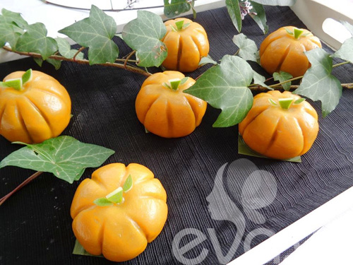 Bánh bí đỏ nhân đậu đỏ trứng muối - 11