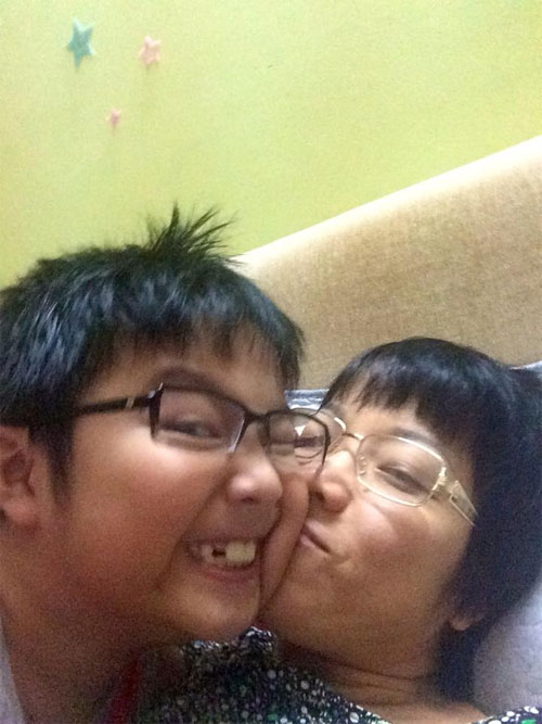 Diễm Hương được người yêu rửa chân giữa đêm - 9