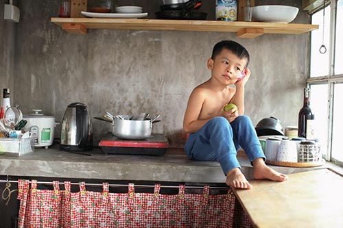 Say lòng với bộ ảnh #039;Gà trống#039; của bố đơn thân và con trai - 9