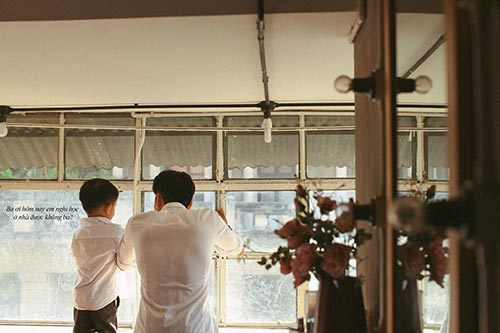 Say lòng với bộ ảnh #039;Gà trống#039; của bố đơn thân và con trai - 1