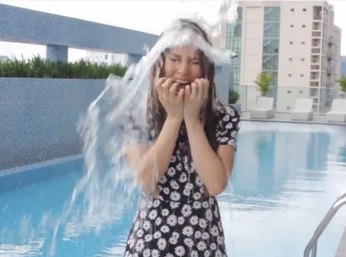 Hồ Ngọc Hà bị thách thức đổ xô nước đá lên đầu - 13