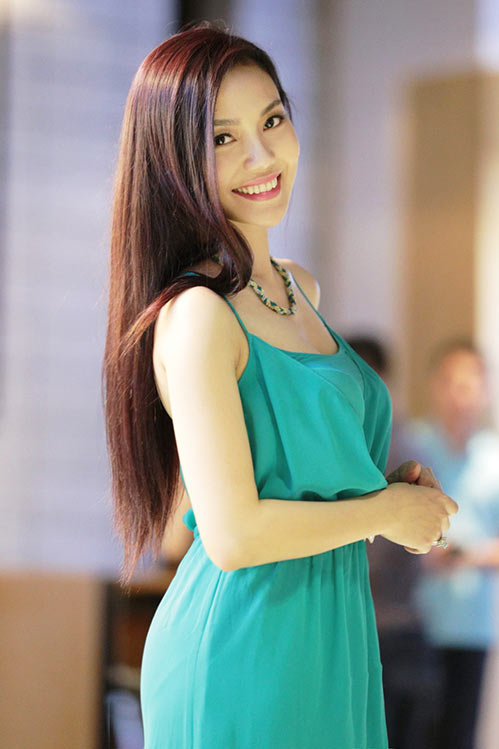 Ngọc Anh bất ngờ đi sự kiện cùng quot;bạn trai hot boyquot; - 1