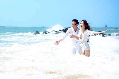 MC Anh Quân và Kavie Trần nồng nàn trên biển vắng - 2