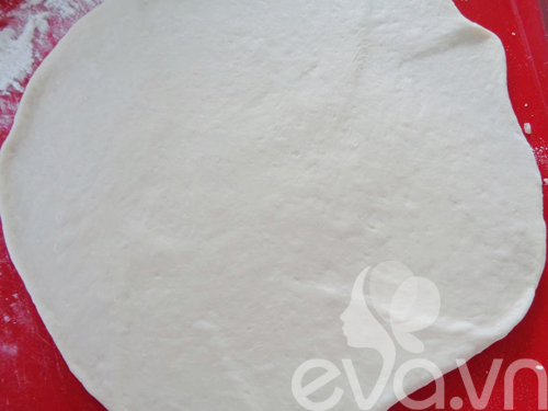 Cách nướng pizza bằng chảo siêu ngon - 6