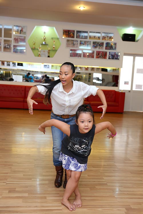 Đoan Trang quot;bỏ rơiquot; chồng Tây, chăm sóc học trò - 7