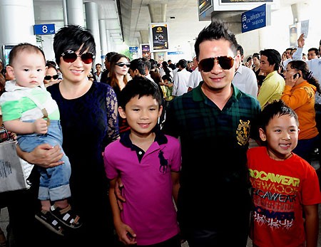 Những sao Việt sinh nhiều con nhất showbiz - 11