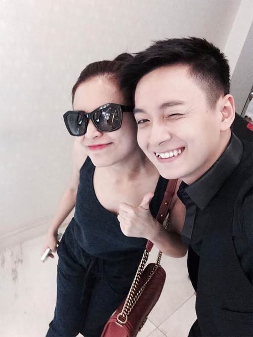 Hồ Quỳnh Hương âu yếm chú rùa cưng - 11