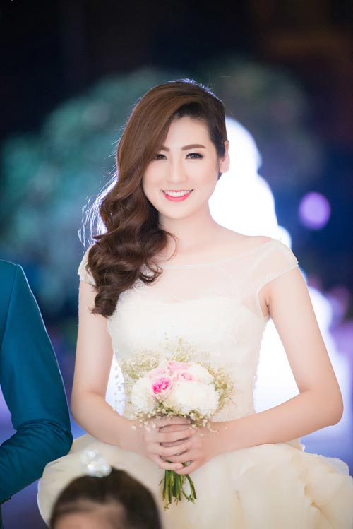 Mỹ Linh bất ngờ làm chủ hôn cho quot;đám cướiquot; Tú Anh - 4
