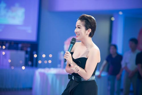 Mỹ Linh bất ngờ làm chủ hôn cho quot;đám cướiquot; Tú Anh - 11
