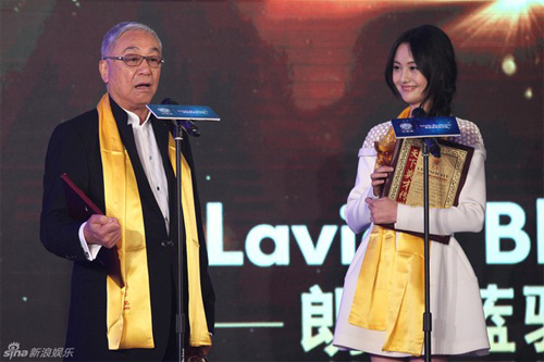 Đồng Lệ Á quot;thắng đậmquot; tại Lễ trao giải Hoa Đỉnh - 7
