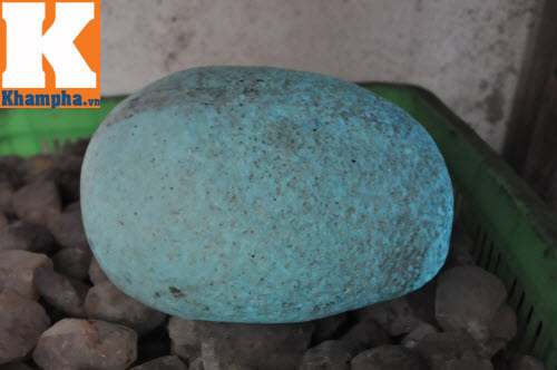 Giải mã hiện tượng hòn đá tự phát sáng trong đêm - 1