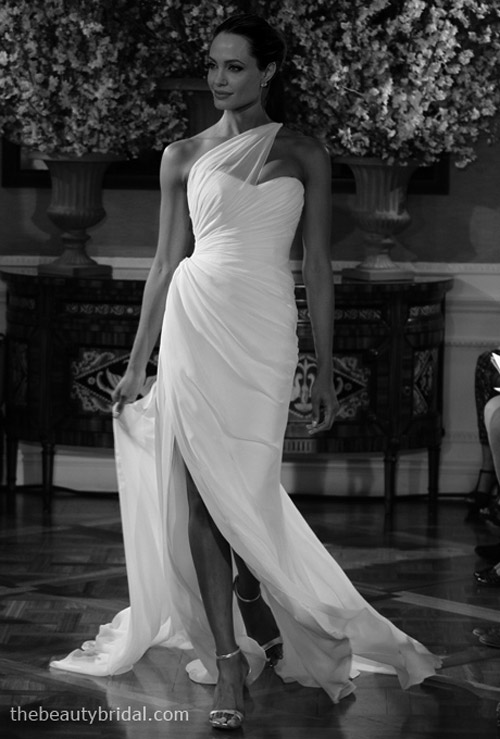 Phỏng đoán trang phục cưới của Angelina Jolie - 6
