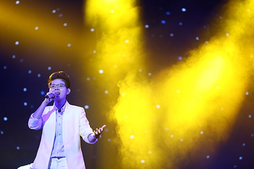 Hồng Nhung, Hà Hồ mặc áo dài khoe giọng mượt mà - 18