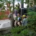 Tin tức - Thanh niên chết bí ẩn giữa hai ngôi mộ