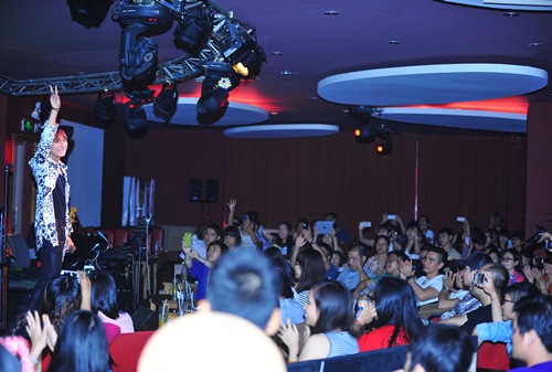 Sơn Tùng M-TP, Hồng Phước quot;gây bãoquot; với khán giả - 10