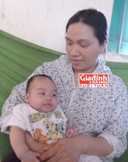 Người vợ vừa sinh con đã chuẩn bị hiến thận cứu chồng - 1