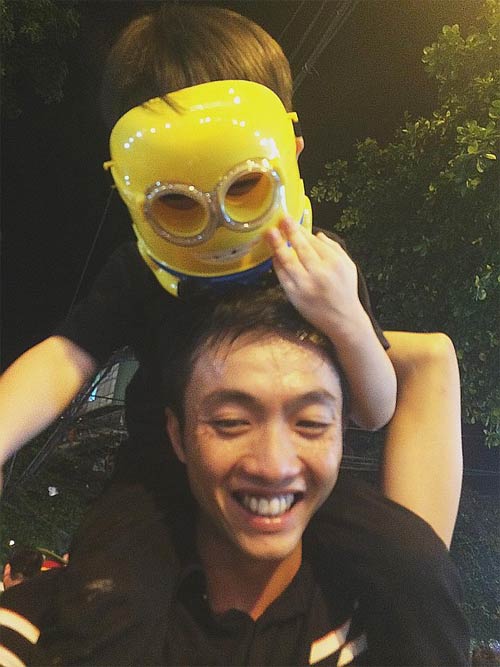 Hai cha con Subeo quậy tưng bừng phố Hàng Mã - 4