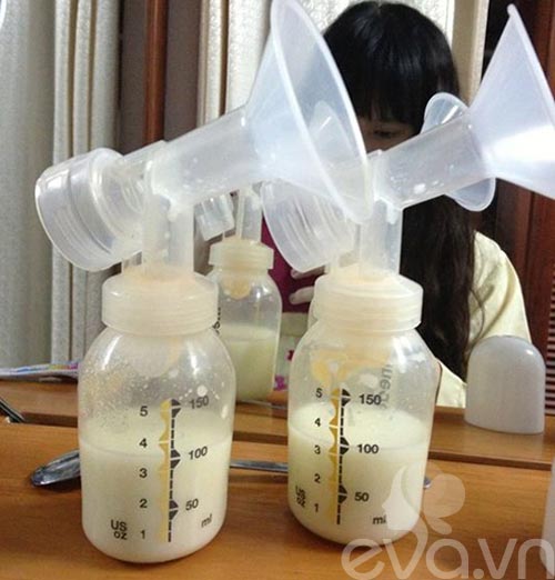 Kinh nghiệm hút và bảo quản sữa mẹ “độc” của vợ Lý Hải - 3