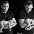 Làm mẹ - Ảnh bé sơ sinh hồn nhiên đại tiện trên tay cha gây sốt