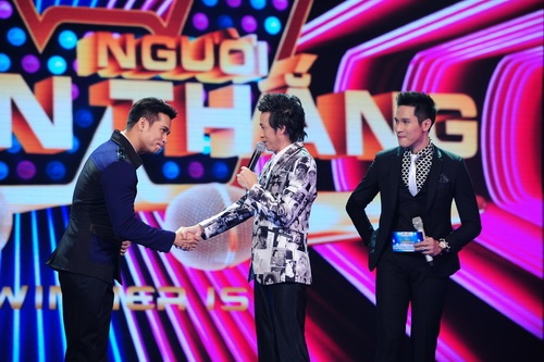 Hoài Linh khóc khi công khai nhận thêm con nuôi - 7