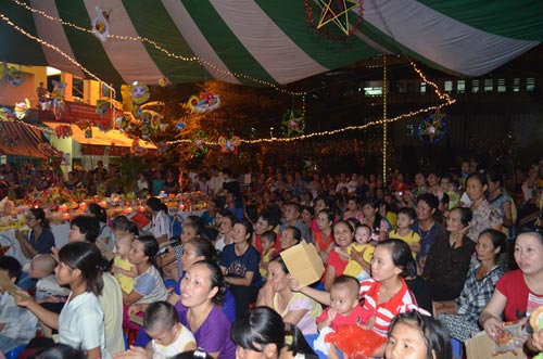 Những em bé đón Trung thu trong bệnh viện - 1