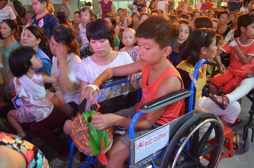 Những em bé đón Trung thu trong bệnh viện - 6