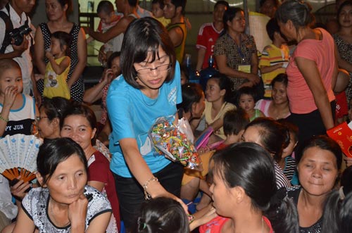 Những em bé đón Trung thu trong bệnh viện - 12