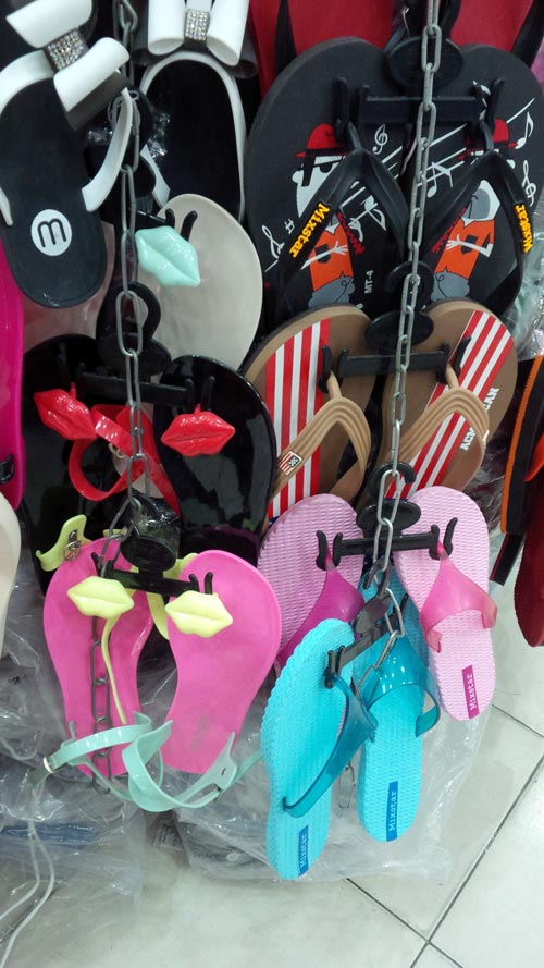 Mẹo để chị em Sài Gòn đẹp cả trong mùa mưa - 11