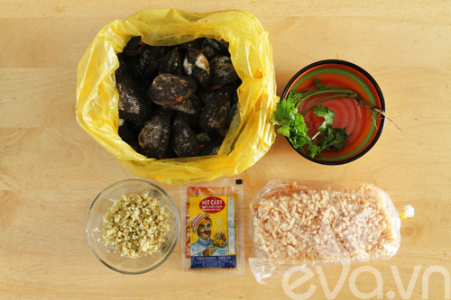 Sò lông xào cà ri cay nồng ăn kèm cơm cháy - 1