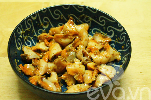 Sò lông xào cà ri cay nồng ăn kèm cơm cháy - 3
