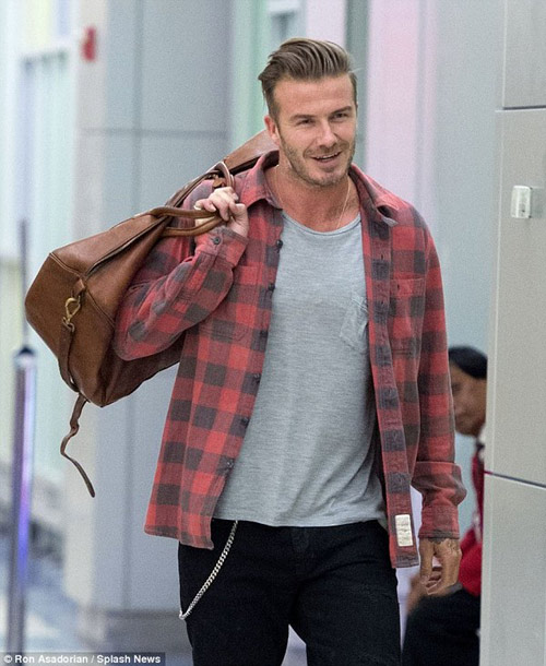 Bố con Beckham tất bật về Mỹ cổ vũ cho Victoria - 3