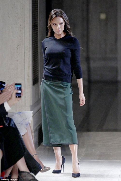 Bố con Beckham tất bật về Mỹ cổ vũ cho Victoria - 6
