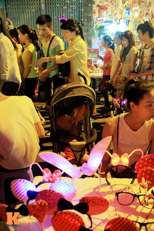 Những hình ảnh đối lập xót lòng trong Tết Trung thu - 10