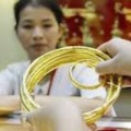 Mua sắm - Giá cả - Giá vàng “giậm chân tại chỗ”, USD vọt tăng