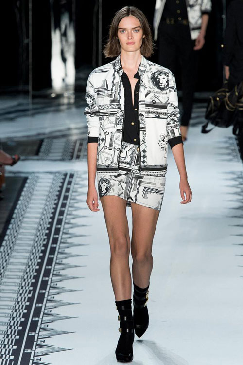 BST Versace chưa lên sàn đã lọt mắt các Sao Hollywood - 12