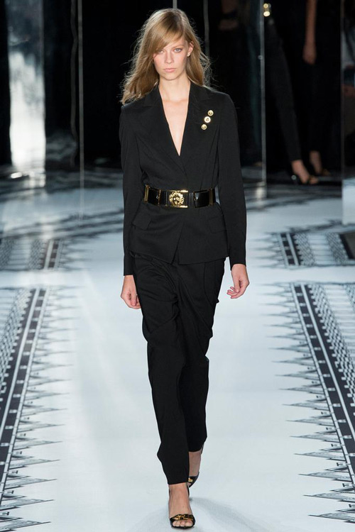 BST Versace chưa lên sàn đã lọt mắt các Sao Hollywood - 4