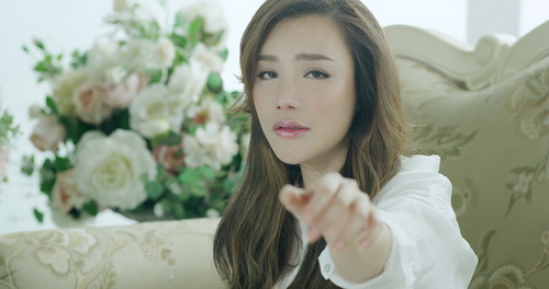 Hồ Quỳnh Hương khóc rơi nước mắt vẫn xinh đẹp - 3