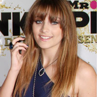 Nghi vấn con gái Michael Jackson có bầu ở tuổi 16