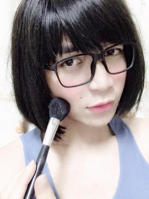 Chàng đồng tính Việt giỏi hóa trang thành người nổi tiếng - 5