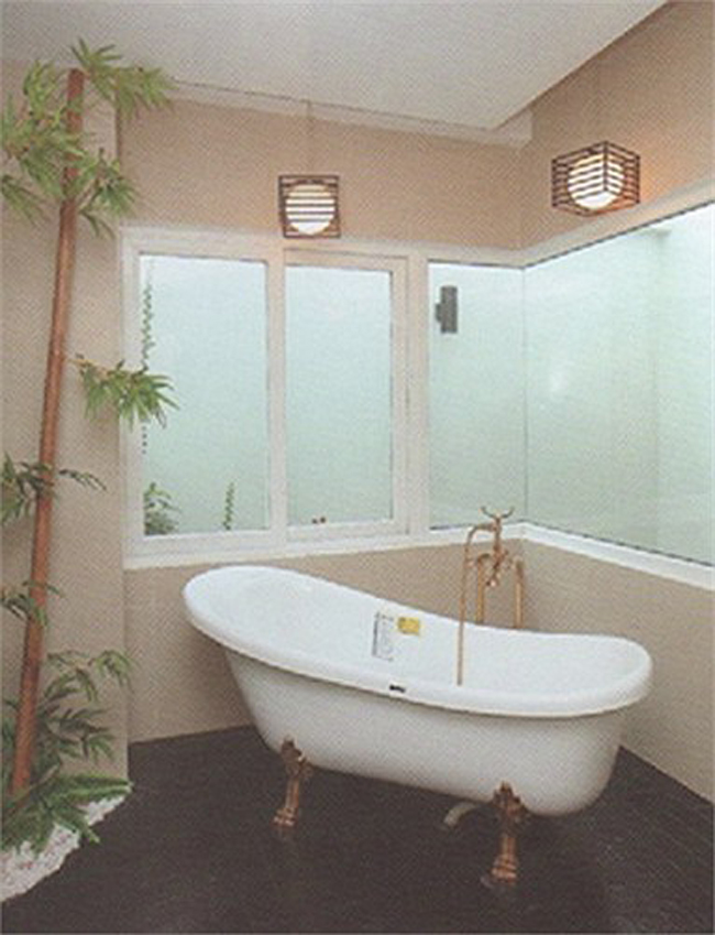 Một góc phòng tắm với thiết kế đơn giản và thanh lịch.
